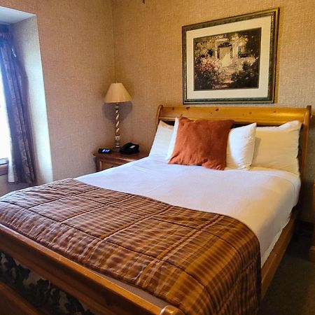 Altland House Inn & Suites アボッツタウン エクステリア 写真