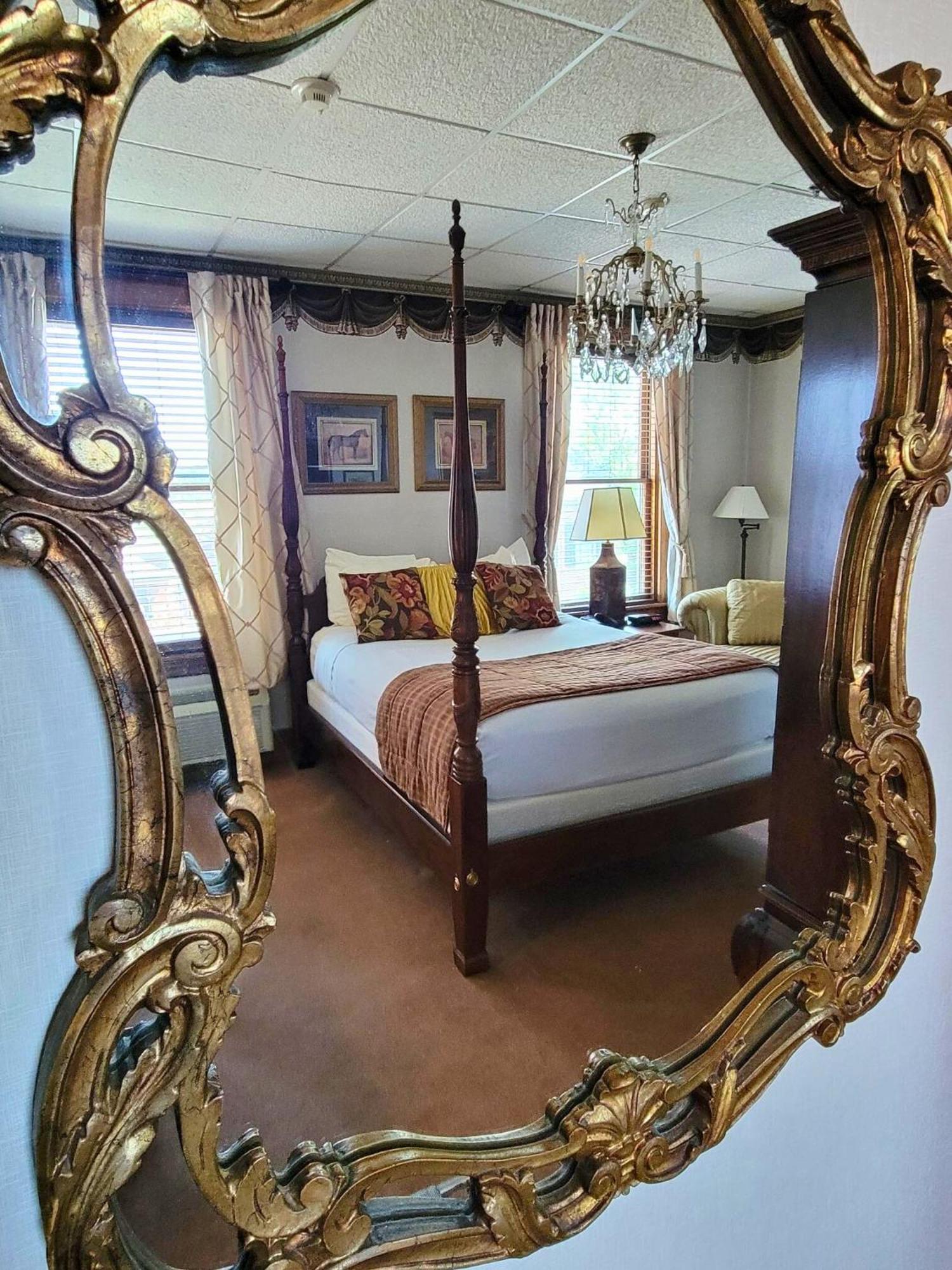 Altland House Inn & Suites アボッツタウン エクステリア 写真
