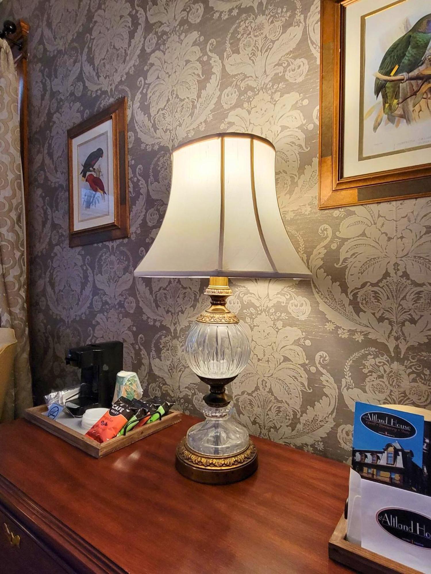 Altland House Inn & Suites アボッツタウン エクステリア 写真