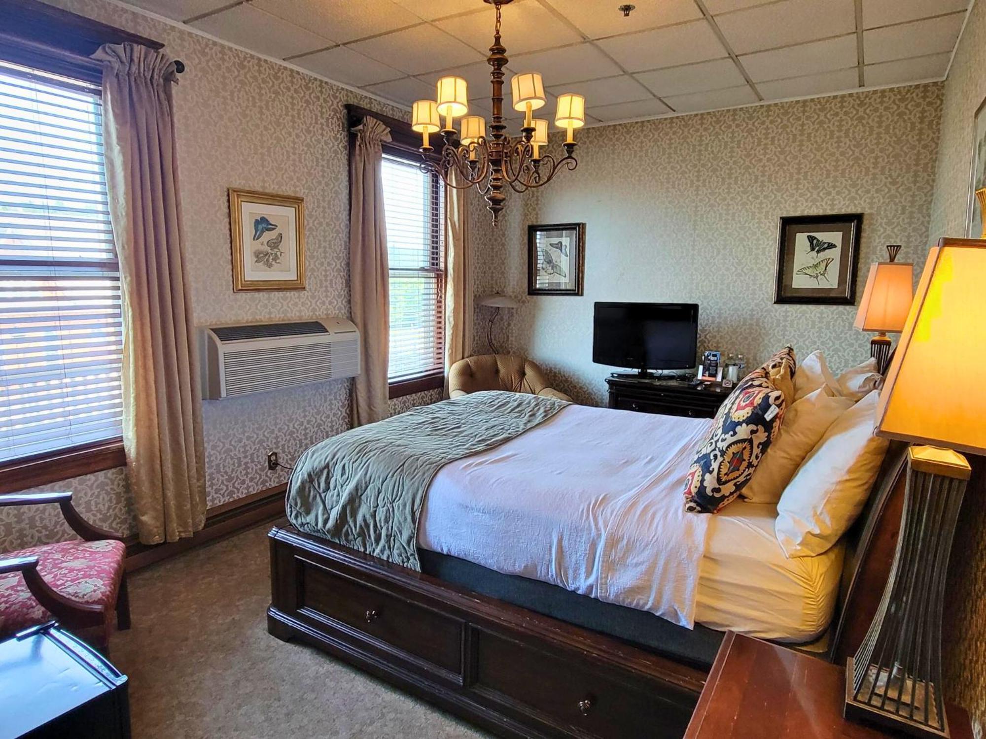 Altland House Inn & Suites アボッツタウン エクステリア 写真