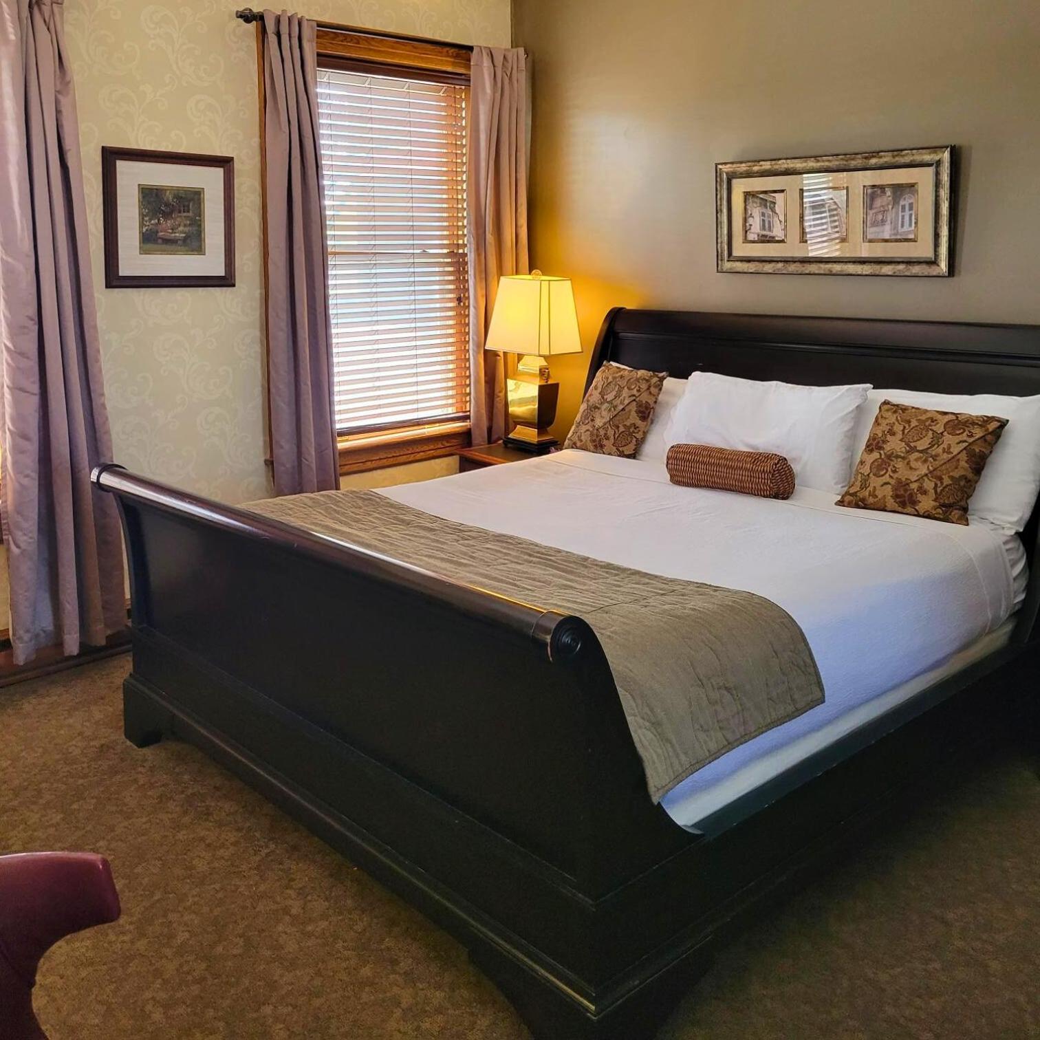 Altland House Inn & Suites アボッツタウン エクステリア 写真