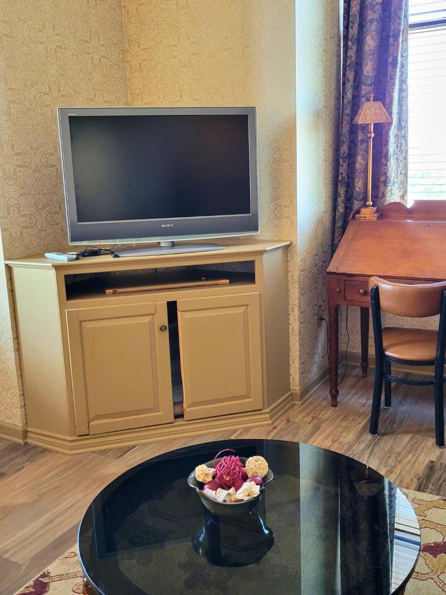 Altland House Inn & Suites アボッツタウン エクステリア 写真