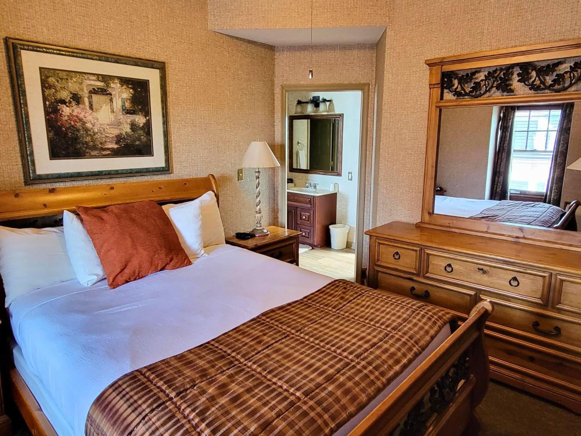Altland House Inn & Suites アボッツタウン エクステリア 写真