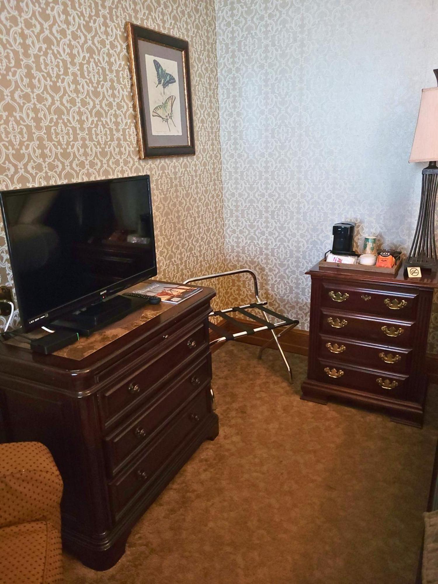 Altland House Inn & Suites アボッツタウン エクステリア 写真